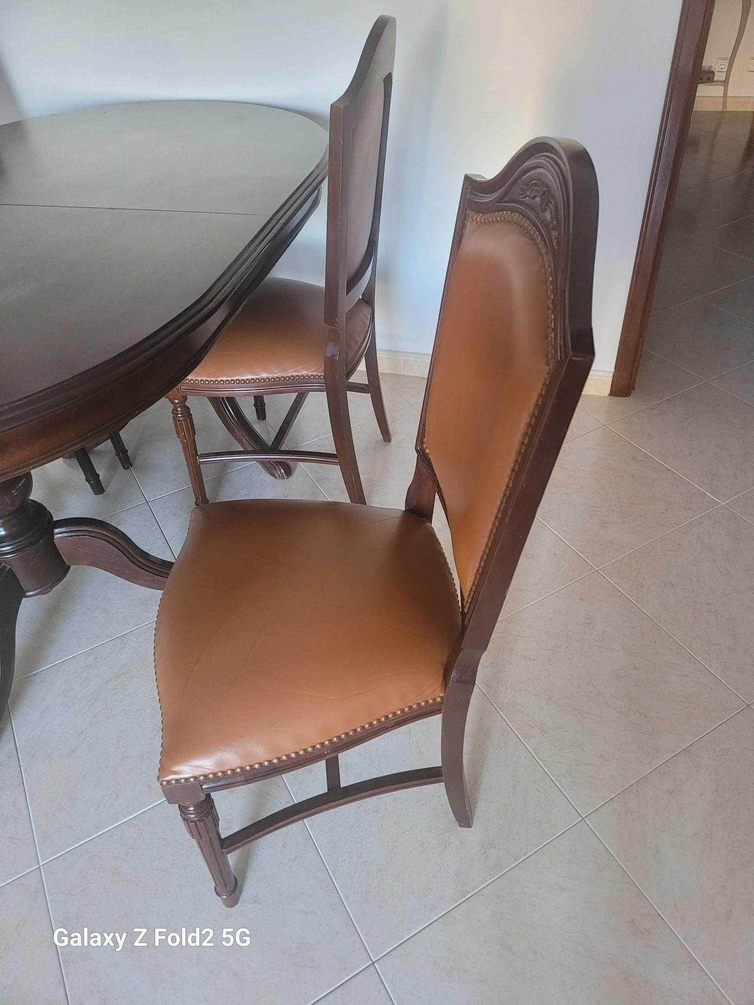 Mesa + 6 Cadeiras