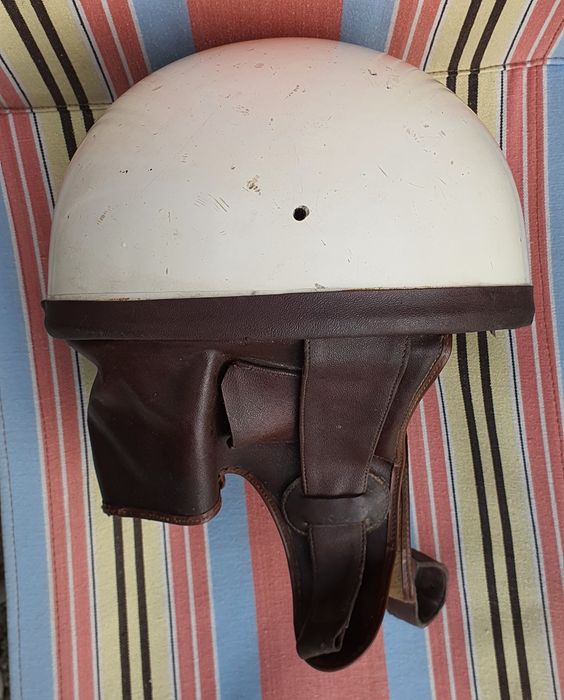 Kask orzeszek orzech Romet Komar WSK Shl kolekcja Prl