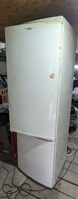 Холодильник Zanussi