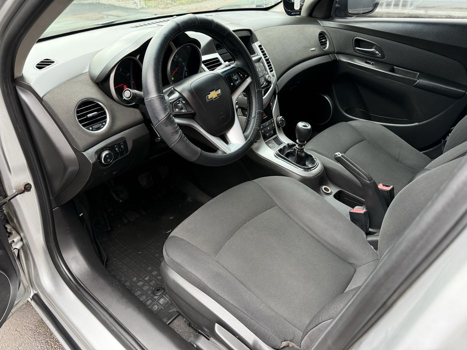 Chevrolet Cruze 1.8 з газом