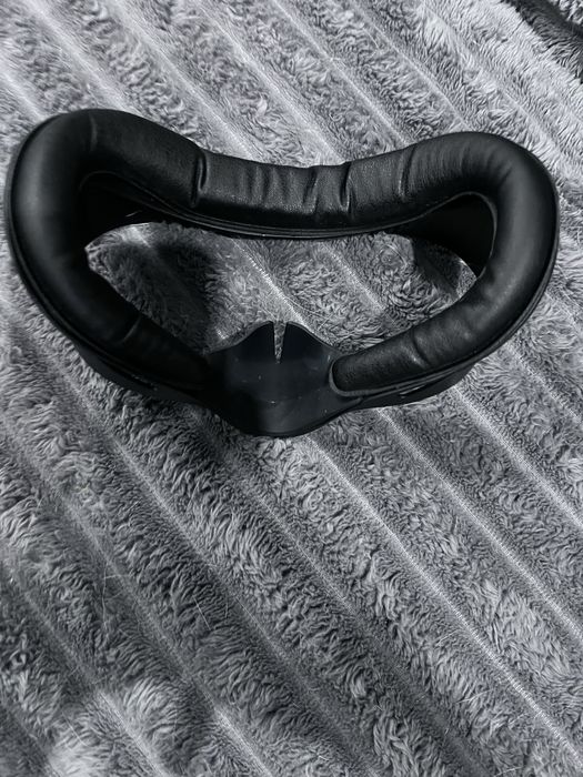 Продам б/ушлем виртуальной реальности+удобная маска и аккаунт.