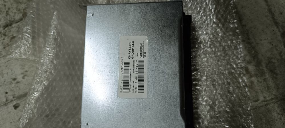 Рідна магнітола на Додж Джорні 2.4 2018 року