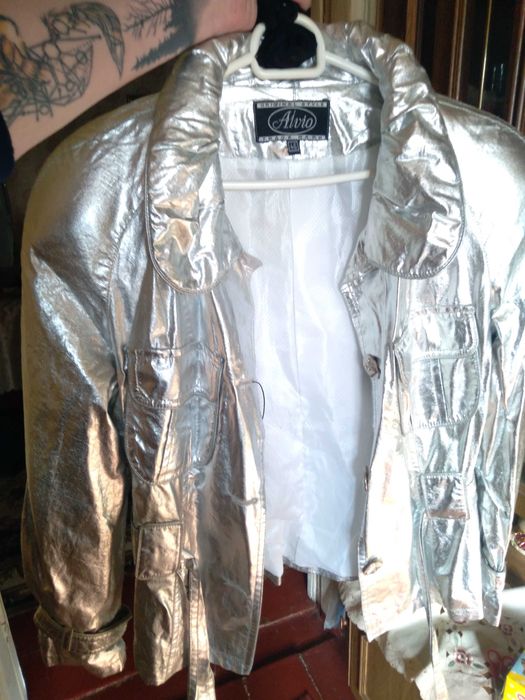 срібна куртка вітровка ретро стиль