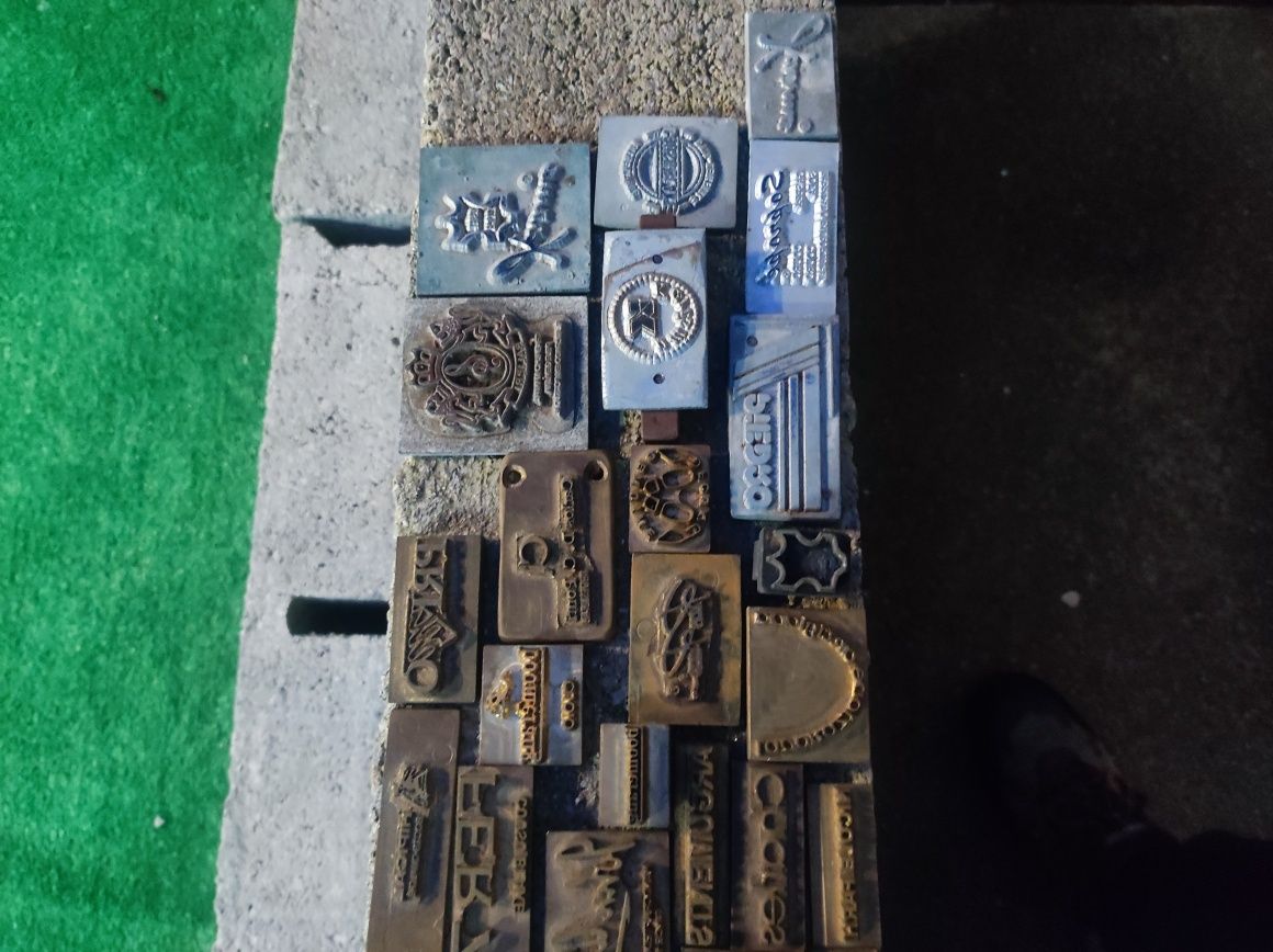 Lote de carimbos em metal