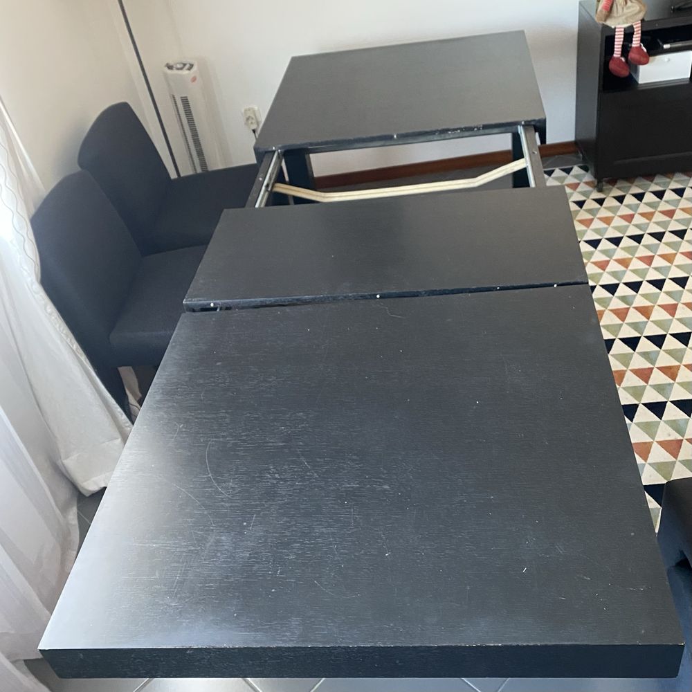 Mesa extensível com 4 cadeiras