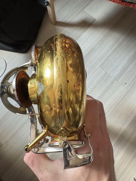 Продам саксофон Armstrong