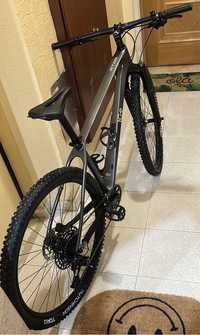 Bicicleta em carbono MT08 2023