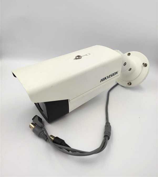 Kamera Hikvision DS-2CE16D5T-AVFIT3 | 2MP | HD-TVI | IR | IP66