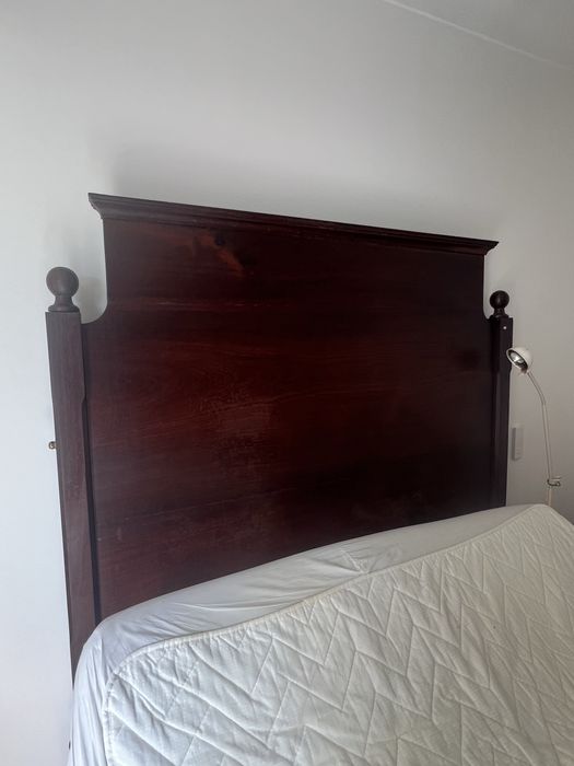 Cama articulada de casal em madeira maciça vintage