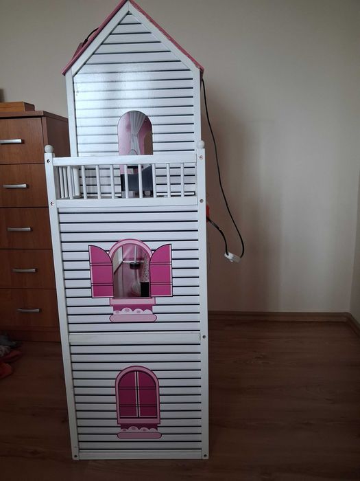 Domek dla lalek duży drewniany z windą Kidkraft