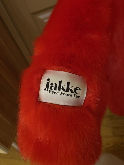 Шубка із штучного хутра бренду Jakke