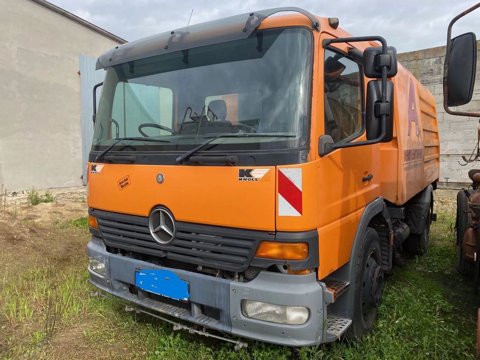 Mercedes-Benz 1517K zamiatarka  - stan dobry