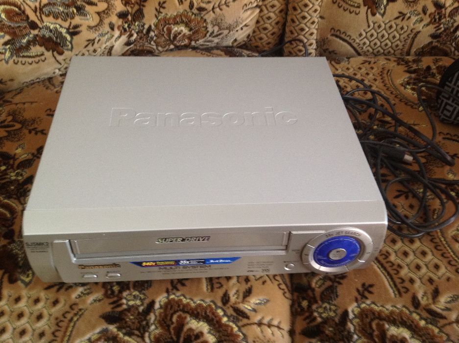 видиомагнитофон PANASONIC NV-SJ 5MK 2 Япония , DVD плейер  LG  DS564X