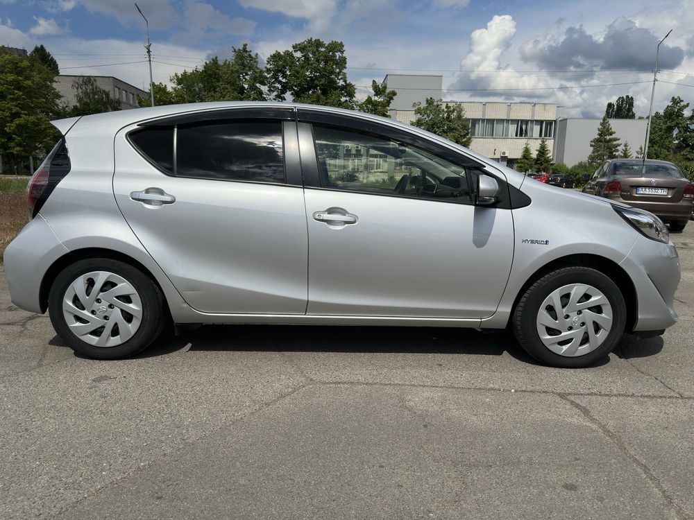 Продам Toyota Aqua 2019 рік 1.5 гібрид 11500$