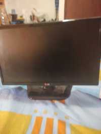 TV LG de 27 polegadas com comando