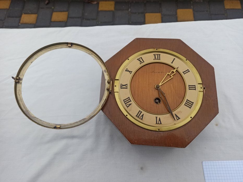 Настінний годинник "Весна" срср