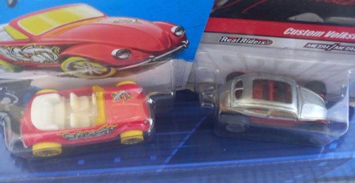 Volkswagen Beetle vs custom Beetle (rodas de borracha) hot wheels