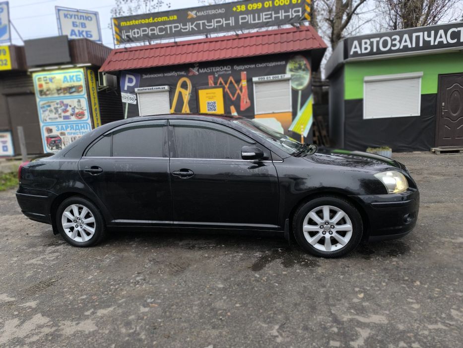 Автомобіль Toyota avensis. 2007 року.