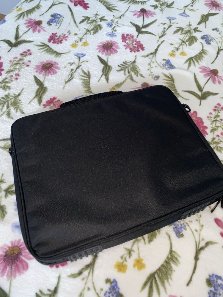 Czarna torba teczka na laptopa 45 x 34