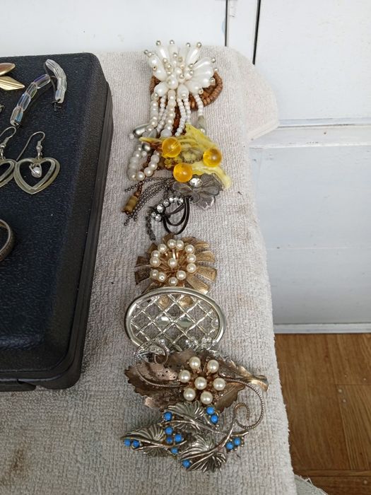 Кольца брошки и бусы ретро