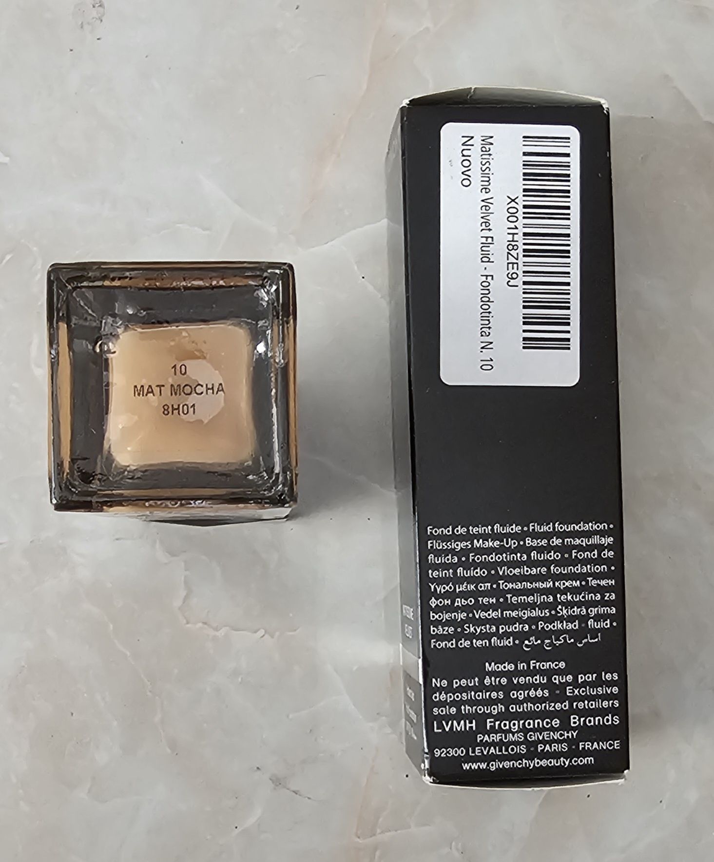 Fluid Givenchy Complexion Matissime Velvet  No. 10 Mat