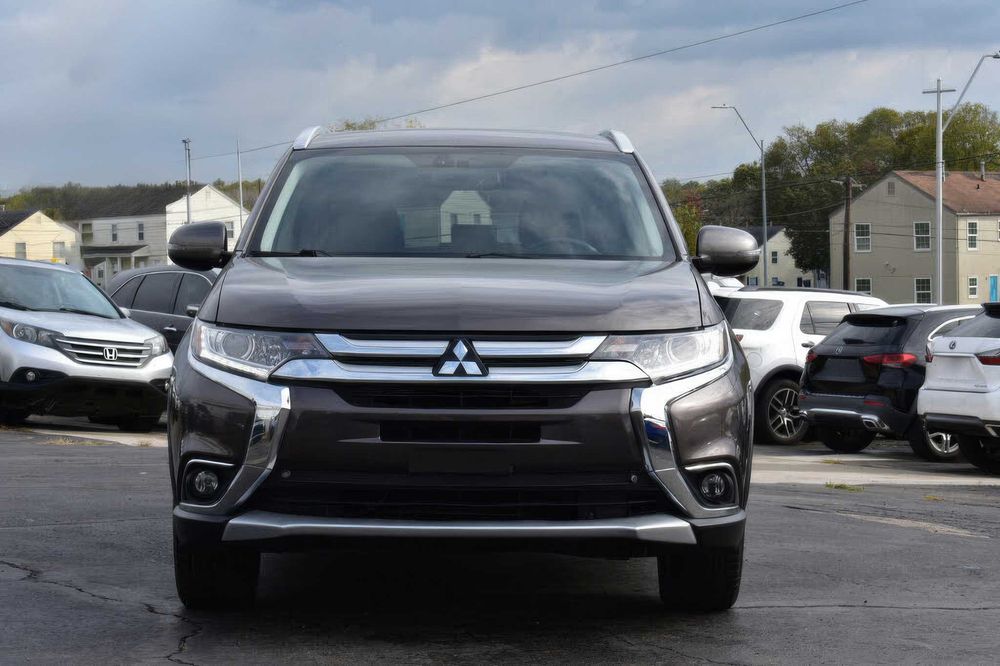 Mitsubishi Outlander      2018