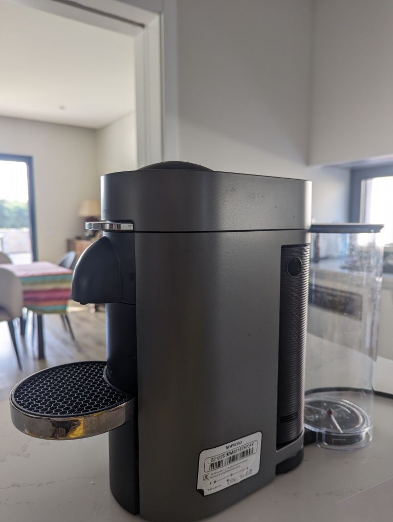 Nespresso Vertuo Plus Deluxe Titan D