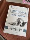 Medycyna Behawioralna Psów i Kotów z plytą