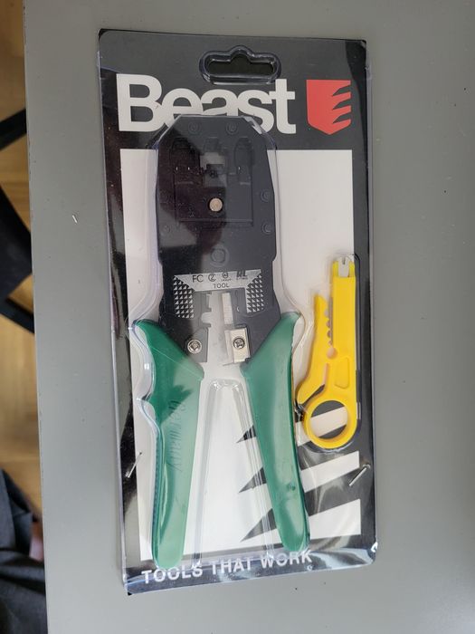 Zasiskarka kabli  i wtyczek rj45 beast niemiecki nowy
