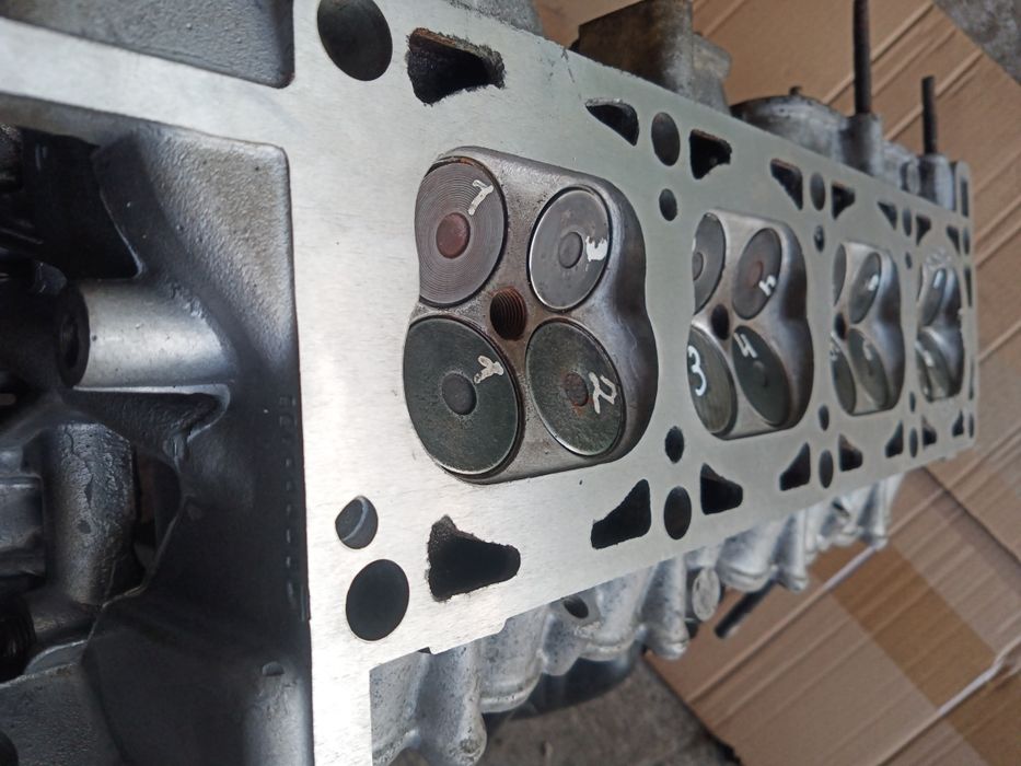 Продам ГБЦ на 406 двигатель Газель