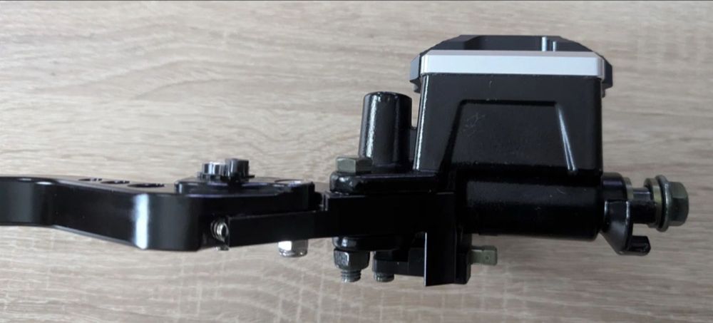 Продаються иото-ручки зчеплення і гальма (універсальні)