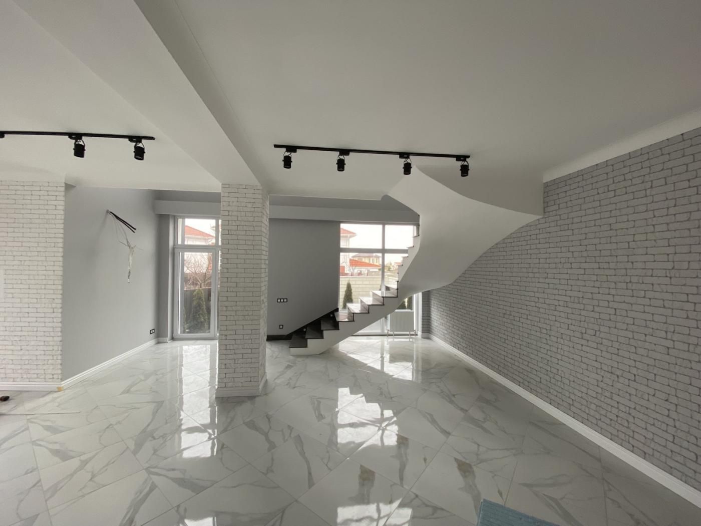 Продажа готового нового ДОМА в Совиньоне, 170м²