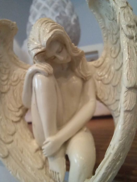 Dekoracja - statuetka Anioła; figurka