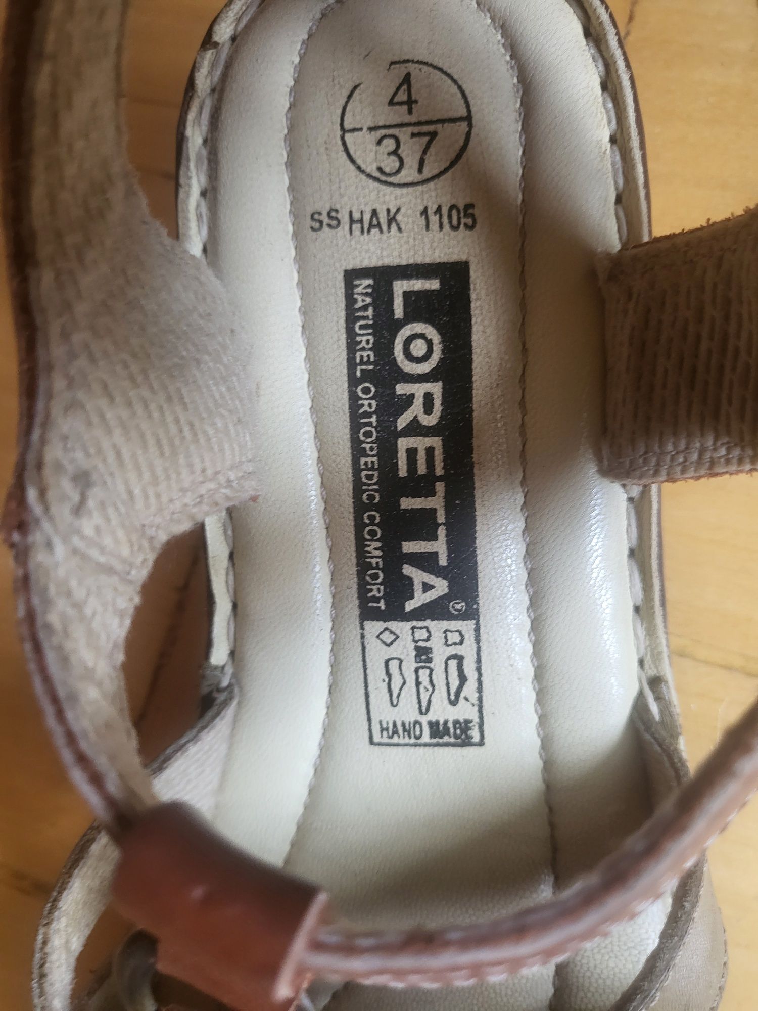 Buty sandały z zakrytymi palcami Loretta r. 37