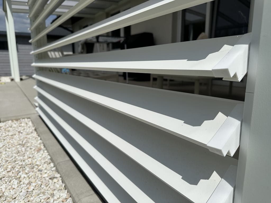 Pergola Aluminiowa 8x3,5m biała Zadaszenie z dachem stałym