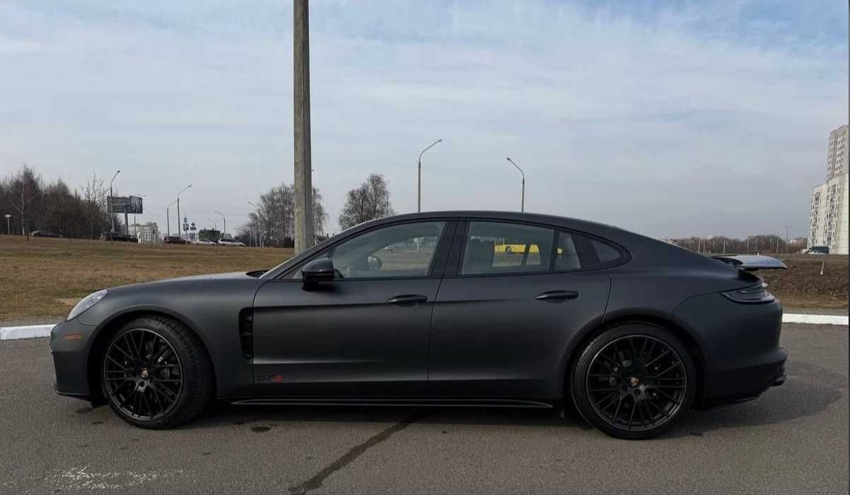 Porsche Panamera GTS 2023