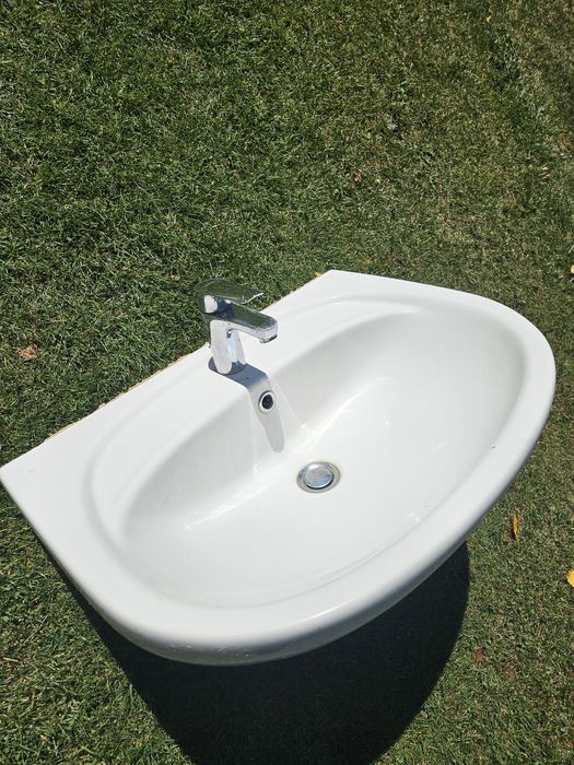 Umywalka z baterią GROHE