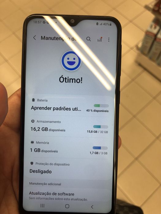 Samsung A20 e usado 32GB 3 ram