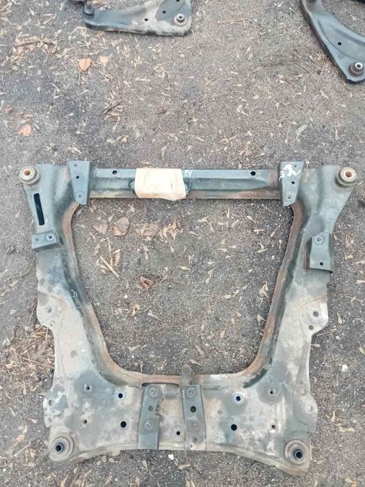 Передний Подрамник  Nissan Leaf 2018-2024 Рычаг Стойка