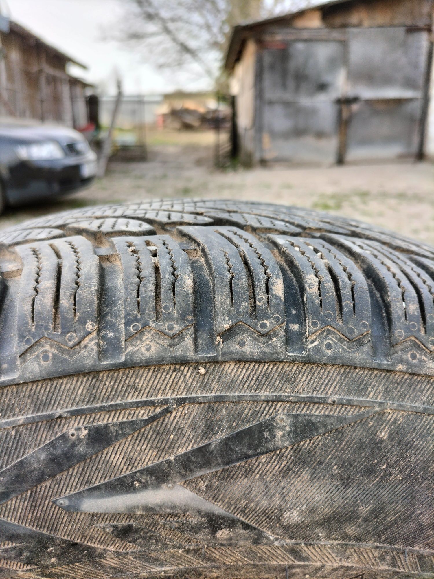 Opony zimowe Nokian 215/70 R16