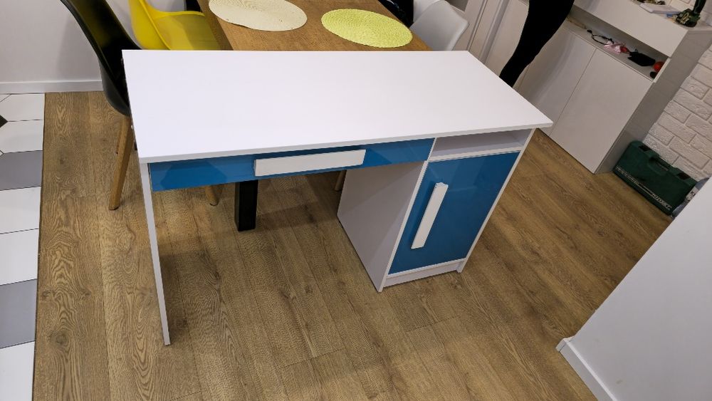 Biurko z szafką  120x50