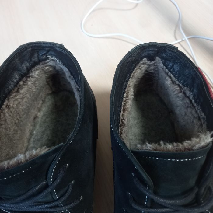 Зимові чоловічі замшеві черевики.