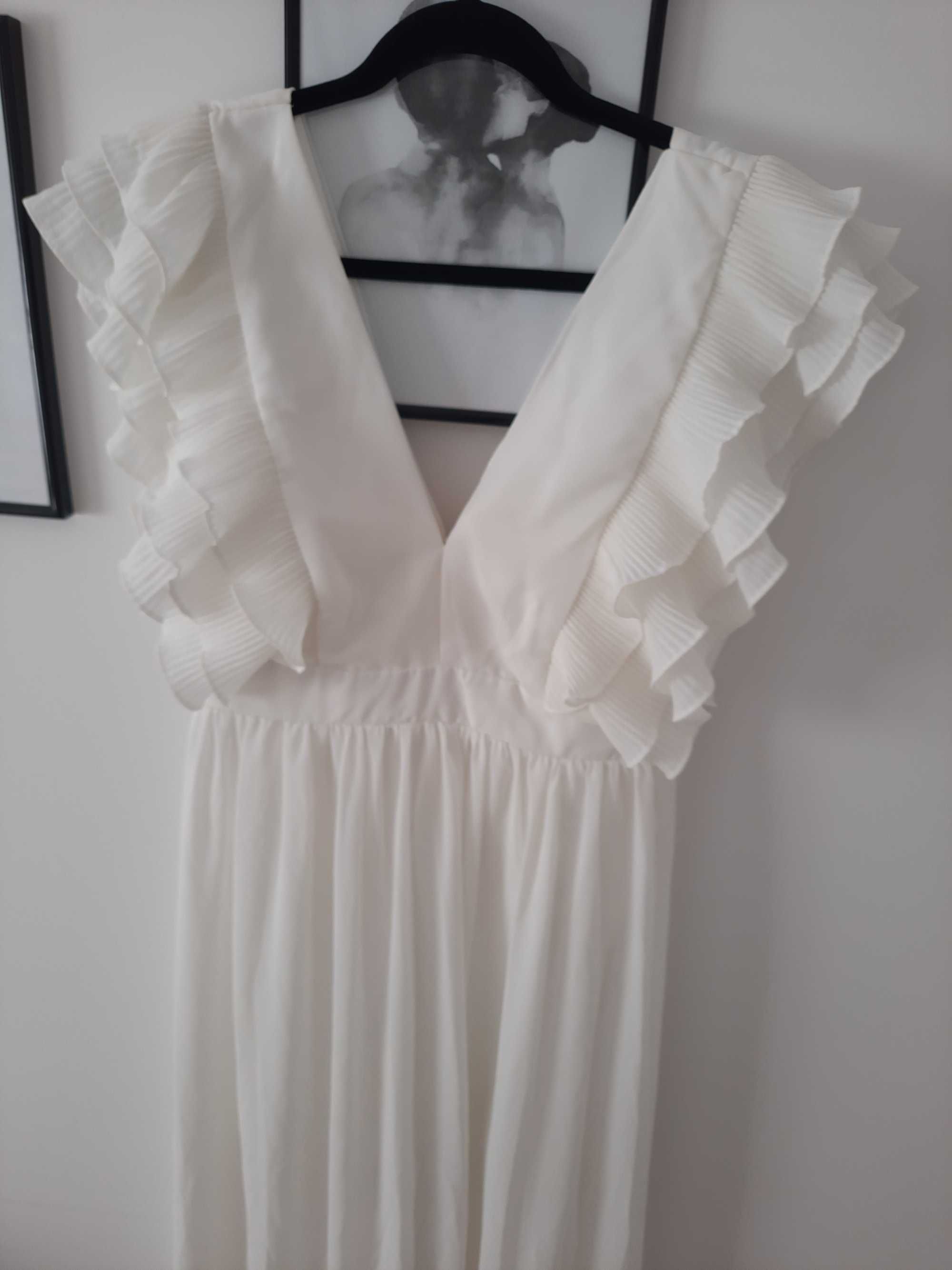 Suknia ślubna maksi z motylkowym rękawem