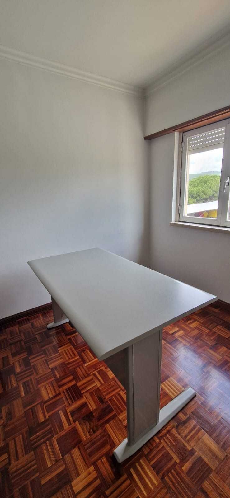 Secretária Metálica