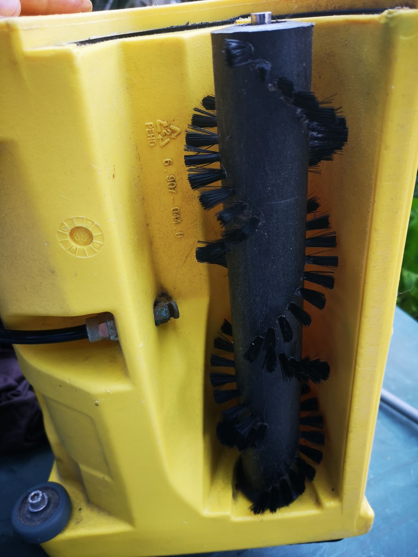 PW 30/1 KARCHER. Dwie głowice piorące dywany  sprzedam.