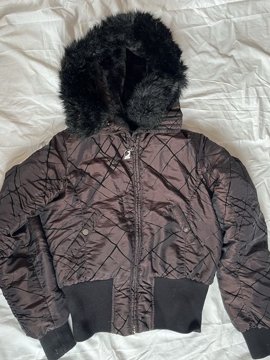 Зимова жіноча куртка