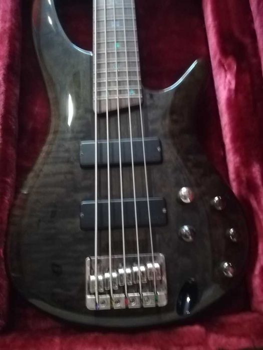 Baixo Ibanez SR 705
