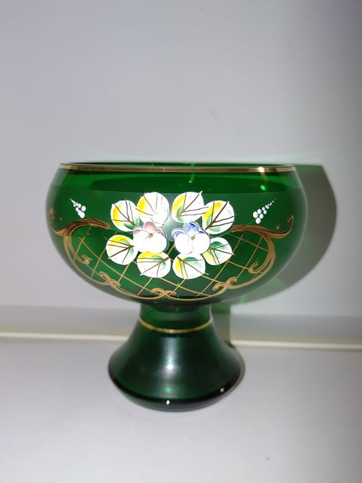 Конфетница из зелёного стекла конфетница зелёное стекло