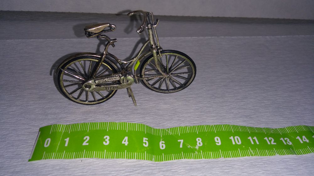 Miniatura roweru , wyk. ze srebra , syg. wg. 30 g.