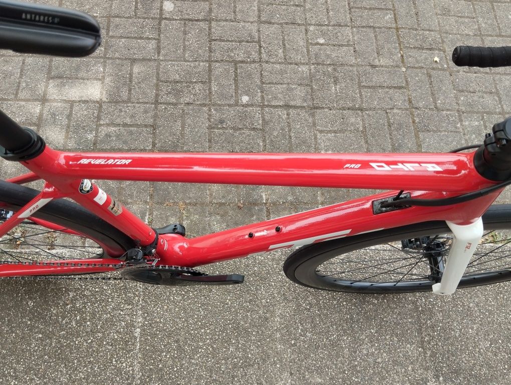 Bicicleta KTM Revelator PRO Carbono